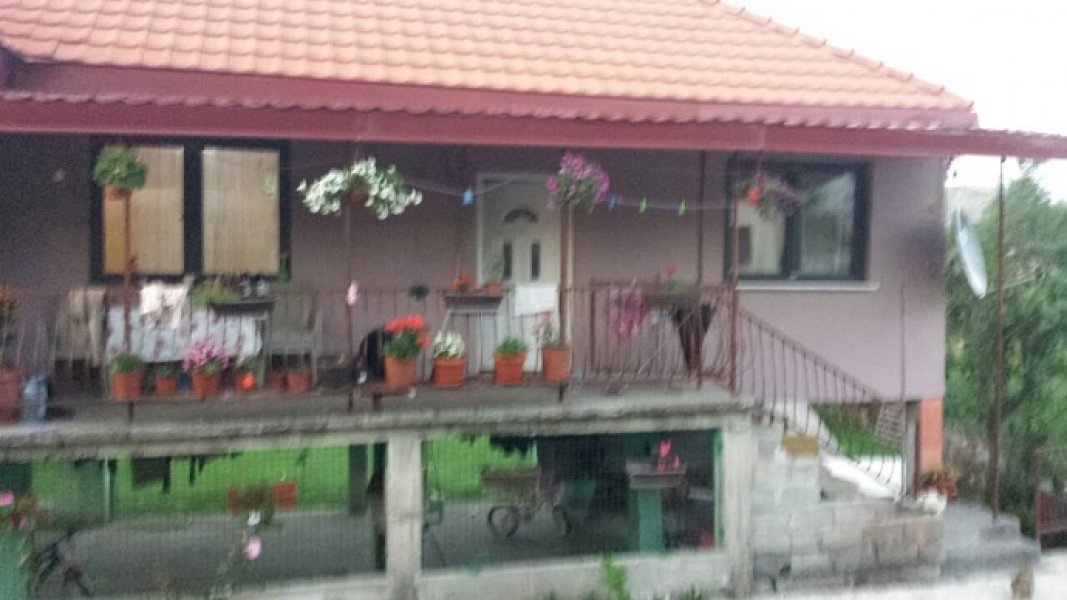 Samohrana majka moli za pomoć: Spasite mi djecu od mraka