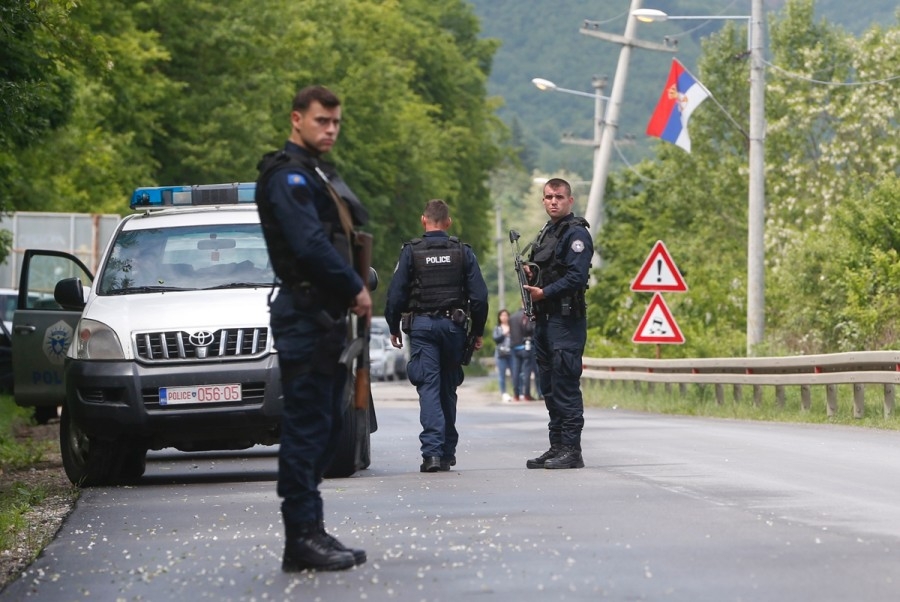 Prištinski mediji: Produžen pritvor uhapšenim policajcima