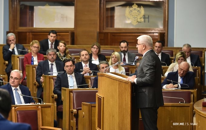 Verbalni sukob u Parlamentu! Marković Medojeviću: “To je fašistička logika i politika”