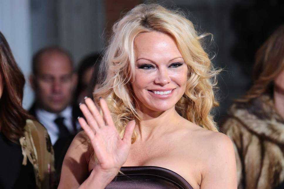 Pamela Anderson posjetila Asanža u zatvoru
