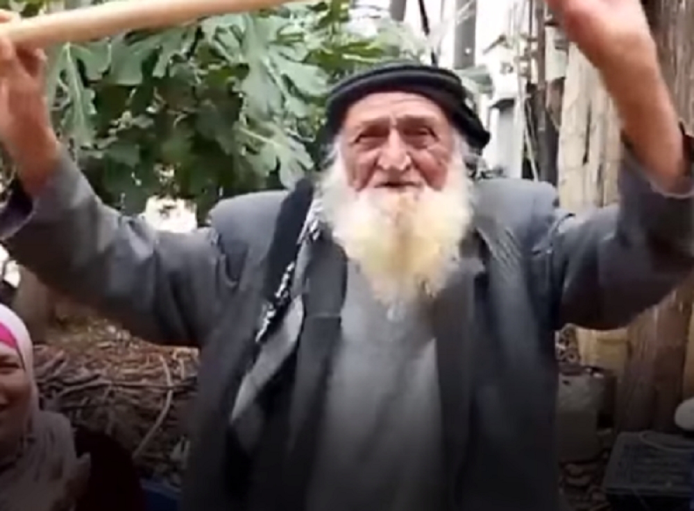 VIDEO – Ima 125 godina, a sin mu ima 8: Ovo je tajna njegove dugovječnosti