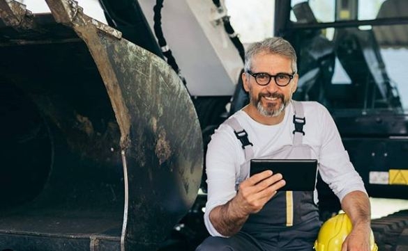 FOTO: Jovan iz Zrenjanina u 52. godini postao foto-model i mami uzdahe žena na internetu!