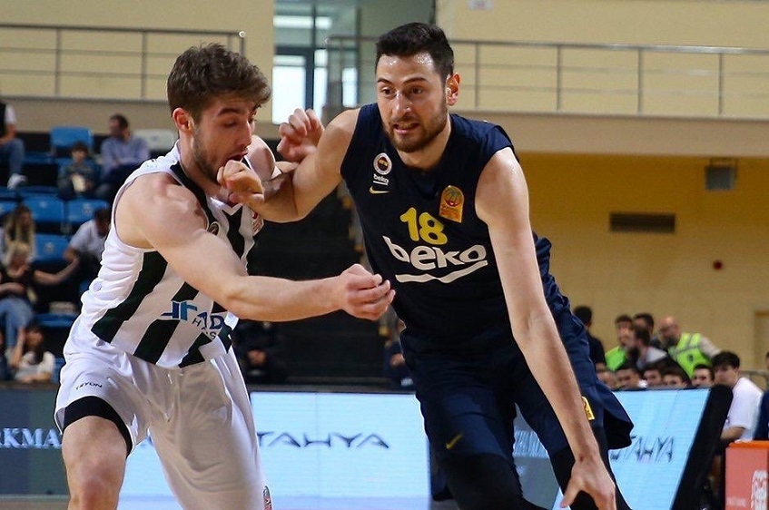 Fener na +76, Egehan ubacio 51 poen