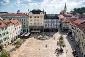 Pucnjava u Bratislavi: Policija ubila čoveka naoružanog nožem