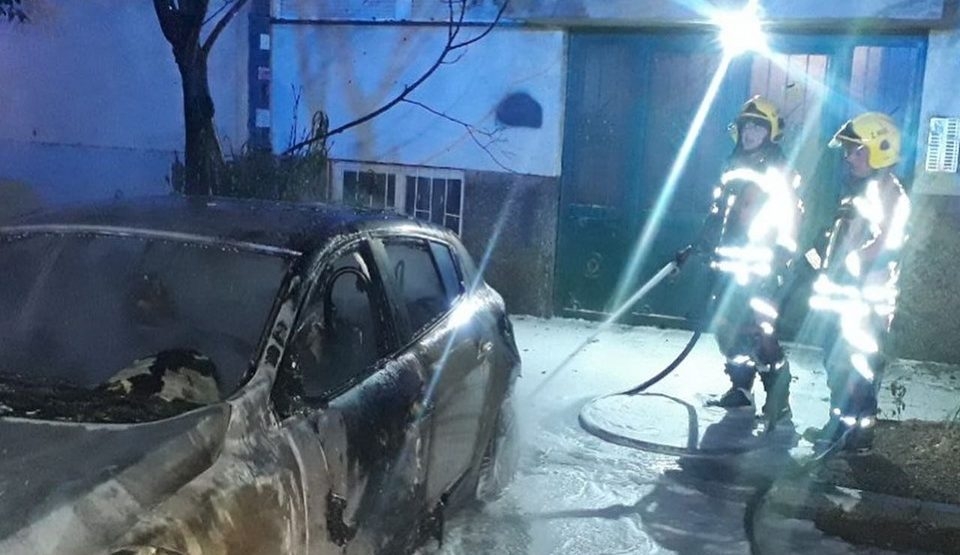 Podgorica: Gorjela dva automobila, vatrogasci za 24 sata ugasili 13 požara