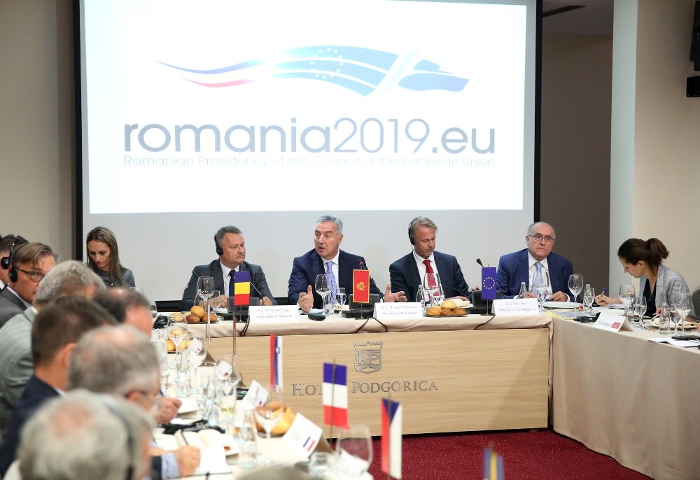 Đukanović ambasadorima EU: Beskompromisno ćemo braniti svoje interese