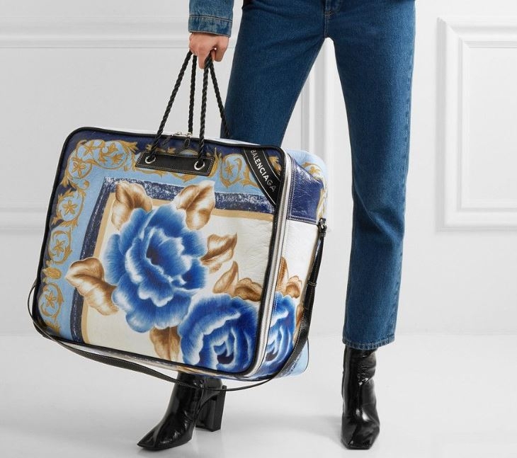 BALENCIAGA torba “za posteljinu” od skoro 3.000 eura!