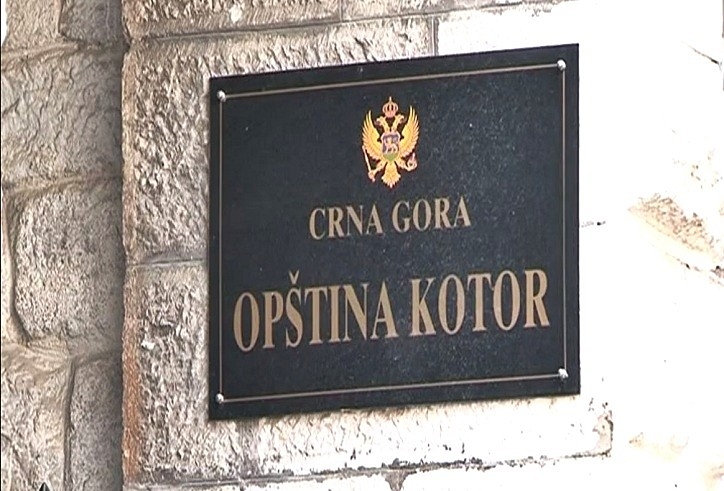 DPS: Vladimir Jokić manipuliše radnicima i gradom Kotorom, biće smijenjen