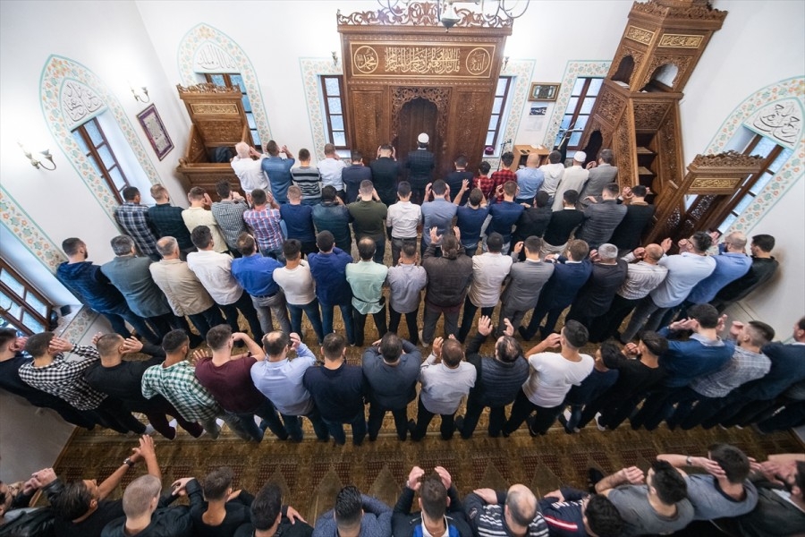 Bajram-namaz klanjan u više od 130 džamijama širom Crne Gore