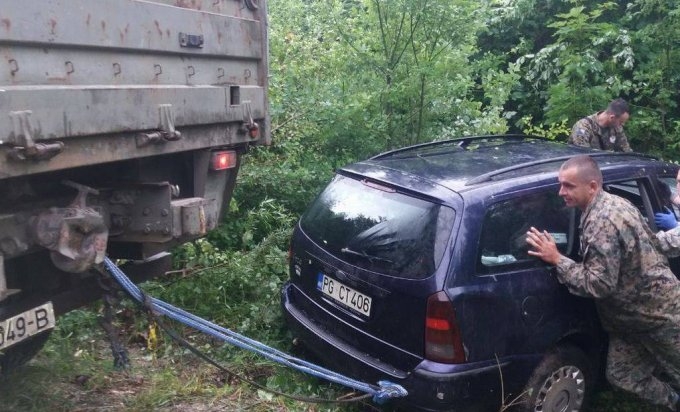 BiH: Troje crnogorskih državljana spašeno nakon udesa kod Trnova