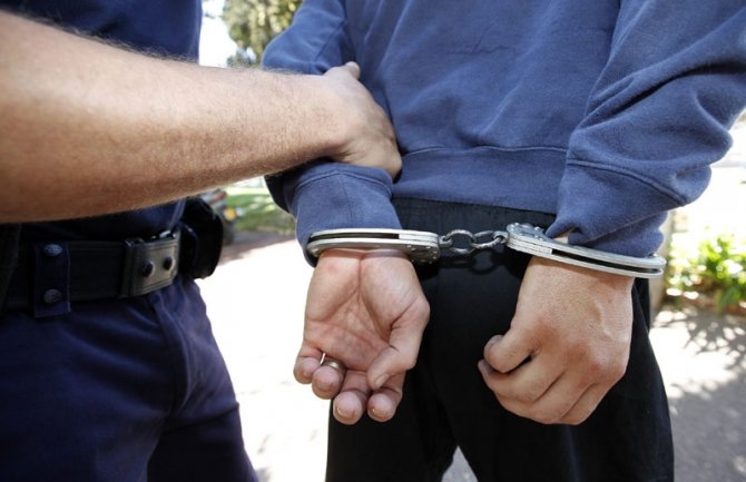 Policija u Podgorici i Herceg Novom uhapsila četiri osobe: Sa bankomata otuđeno i utajeno skoro 122.000 eura