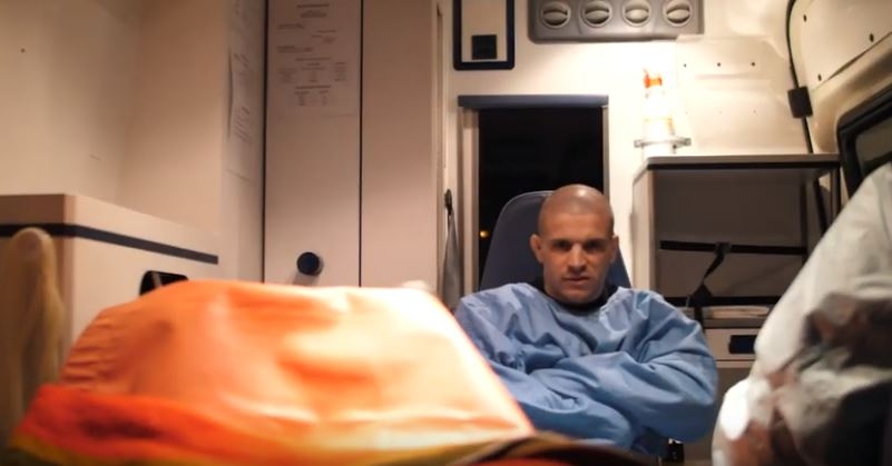 (VIDEO) Najava meča: “Psihopata” bježi iz ludnice, hitna pomoć ga pronašla na putu