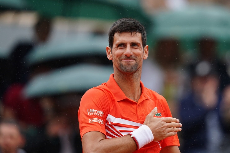 Nesvakidašnja scena nasred terena! Novak se izvinjavao publici na Rolan Garosu!