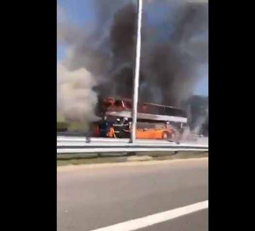 Zapalio se novosadski autobus pun putnika