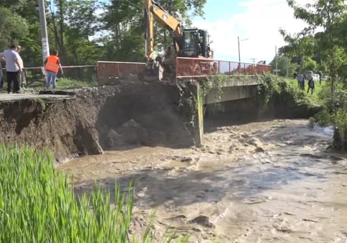 VIDEO: Katastrofalne poplave u Srbiji! Muškarac nestao kod Trstenika, evakuisano 312 osoba
