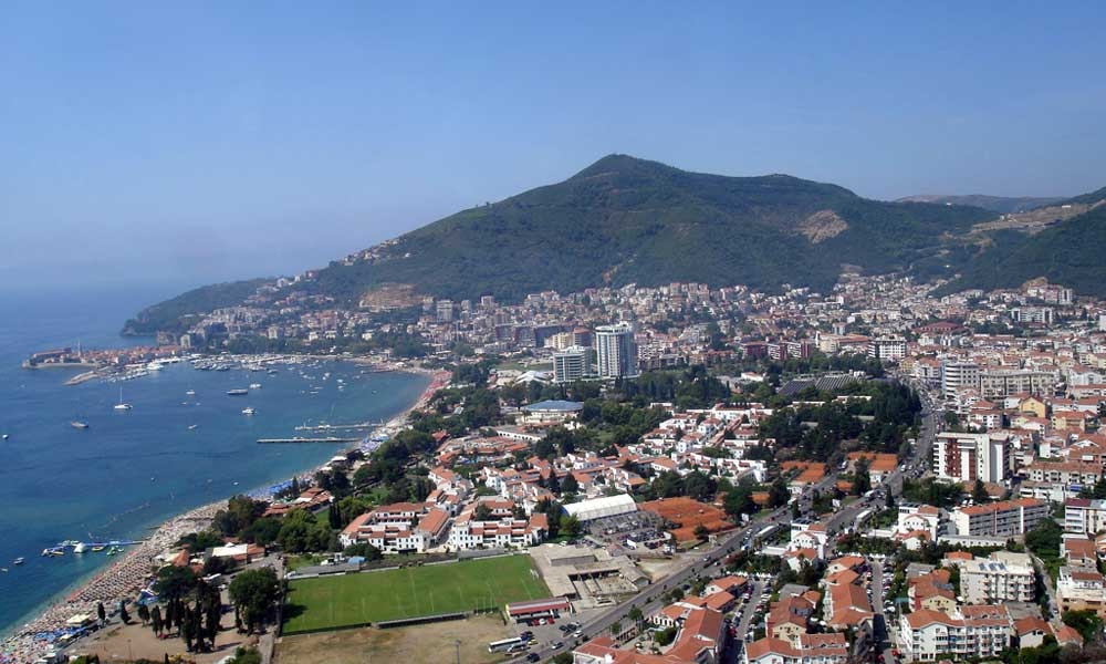 Demokrate ruše Carevićeve odluke, ali ne i Carevića?