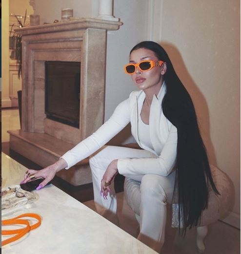 LUKSUZ OKO NJE: Elena Kitić se pohavalila skupocjenim autom