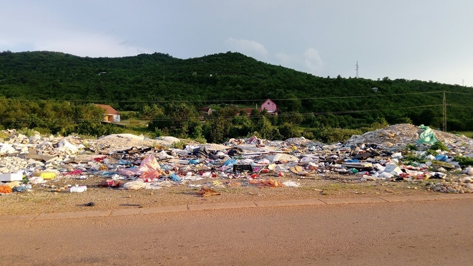 Nikšić: Prigradska mjesta zatrpana smećem, mnoga nemaju ni kontejnere