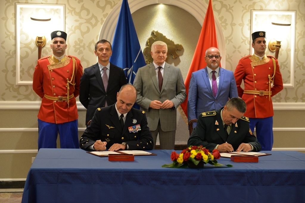 Generali Lanata i Dakić potpisali Deklaraciju o završetku procesa integracije Crne Gore u NATO