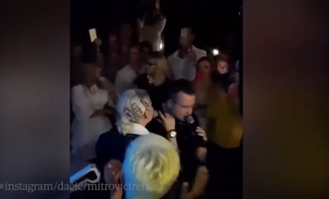 IVICA DAČIĆ NAPRAVIO ŠOU: Ministar došao kod Dee na rođendan pa cijelu salu DIGAO na noge!