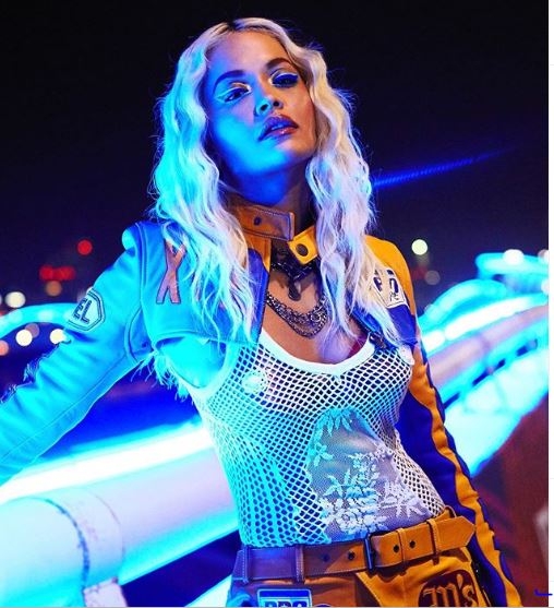(FOTO) Rita Ora zapalila internet seksi fotkom, ali kada vidite njenu majku ostaćete bez teksta