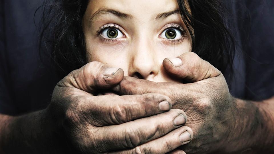 Dvojica penzionera uhapšena zbog seksualnog uznemiravanja maloljetica: Jedan zvao telefonom, drugi se skidao go