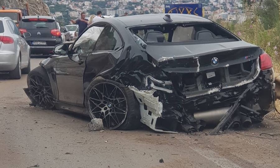 Saobraćajna nezgoda u Baru: BMW potpuno havarisan, povrijeđene dvije osobe