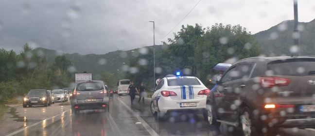 Nikšić: Sudarili se autobus i automobil, ima povrijeđenih