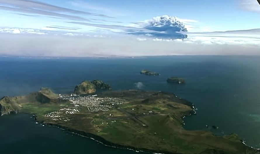 VIDEO: Misteriozni ostrvo sa samo jednom kućom u Atlantskom okeanu