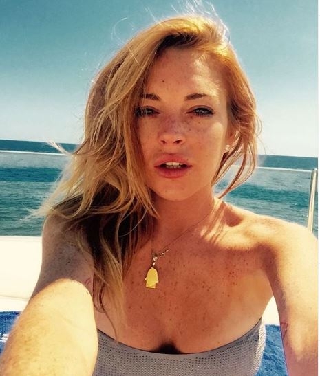 Lindzi Lohan se za svoj rođendan slikala potpuno gola