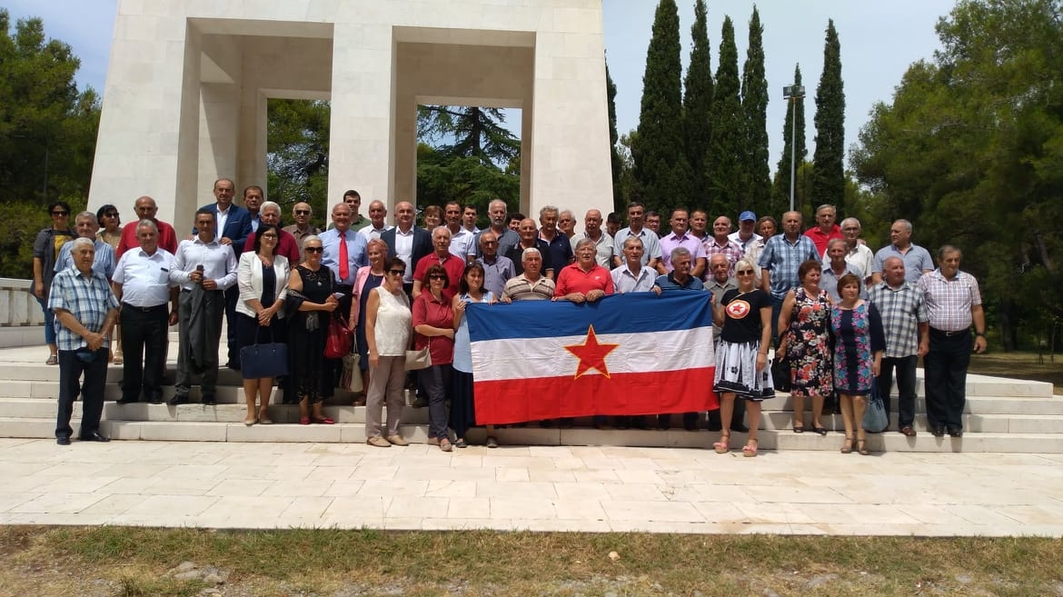 SNP čestitala praznik građanima i položila vijence na Gorici