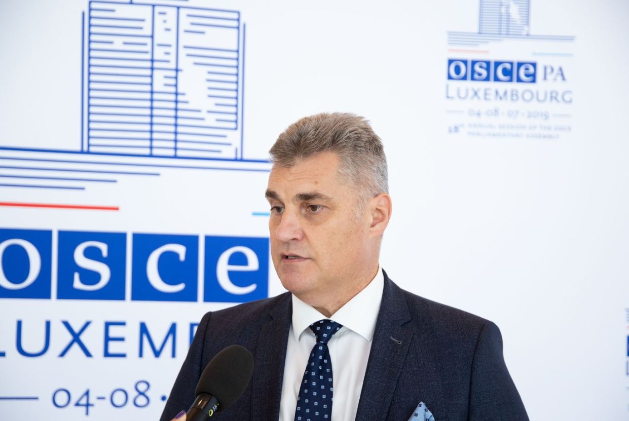 Aselborn najavio saglasnost da Crna Gora otvori poglavlje osam