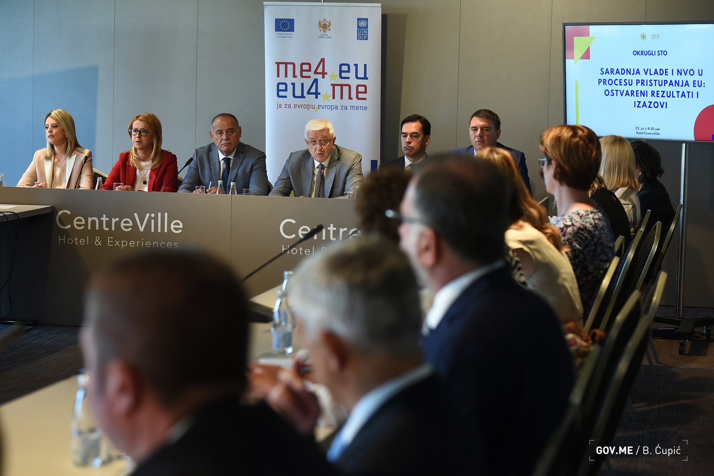 Marković sa predstanivima NVO: Samo zajedničkim radom možemo pojačati sinergiju svih crnogorskih potencijala