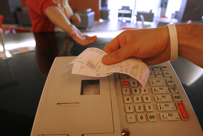 Kazna za izdavanje lažnog računa od 8.000 do 40.000 eura