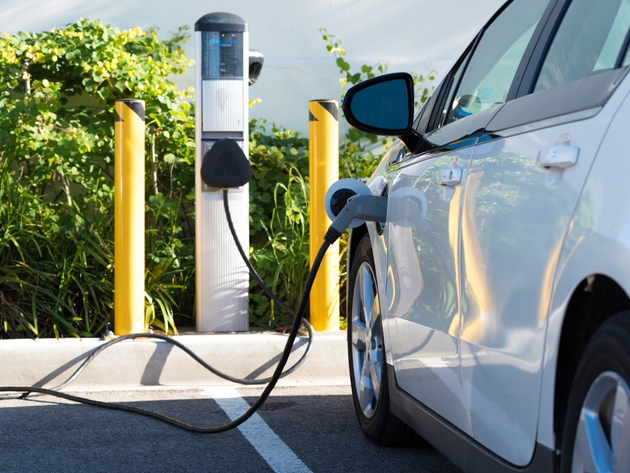 Tivat dobija prvu stanicu za punjenje električnih vozila na javnom parkingu