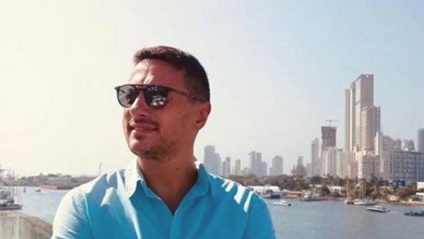 (VIDEO) Evo kako se Andrija Milošević obračunava u toaletu kad mu žena zvoca! URNEBESNO
