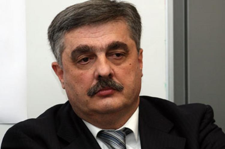Ko je profesor koji teroriše studente? Bošnjak za Standard: Naravno da se radi o čuvenom skandal majstoru Ranku Mujoviću