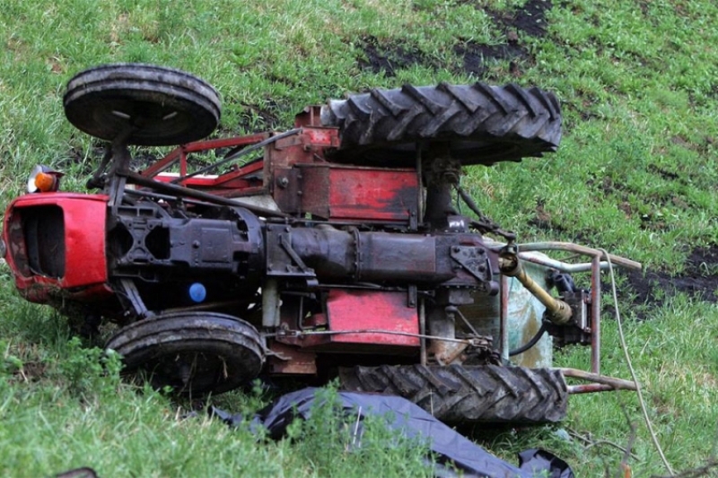 Pljevlja: Prevrnuo se traktor, poginuo muškarac