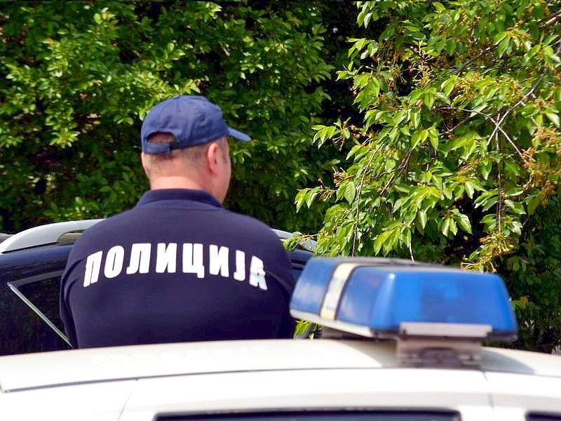 Komšije otkrile užas koji je djevojčica preživljavala svakog dana: “Sjedio je i čekao dok su se muškarci iživljavali nad djevojčicom”