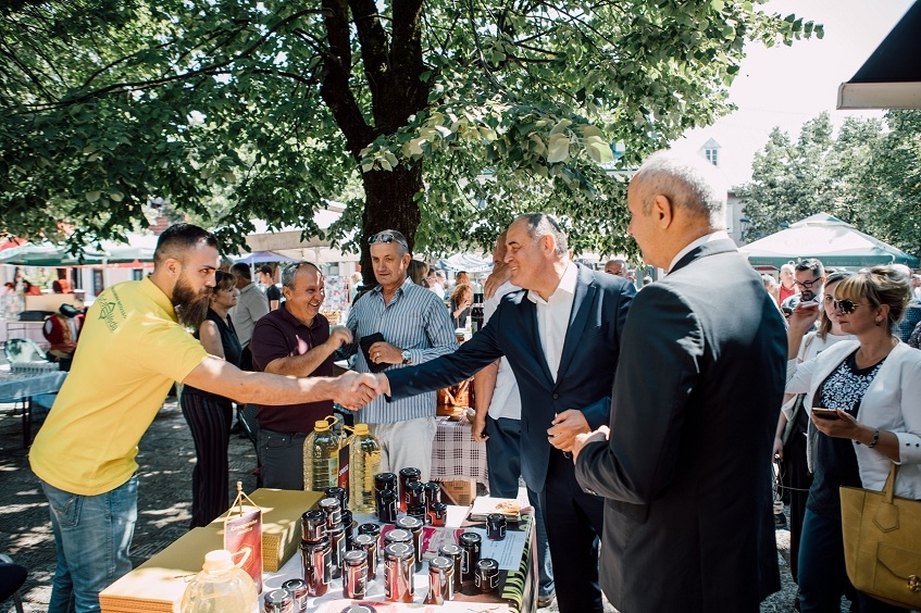 Simović na Cetinju: Pčelarska manifestacija potvrda posvećenog rada pčelara i darova prirode ovog kraja