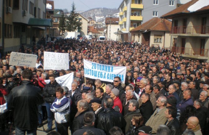 Plate i otpremnine čekaju 27 godina