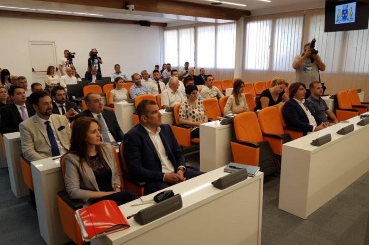 Prekinuta sjednica lokalnog parlamenta, Krapović: Razmotrićemo učešce u vladajućoj koaliciji