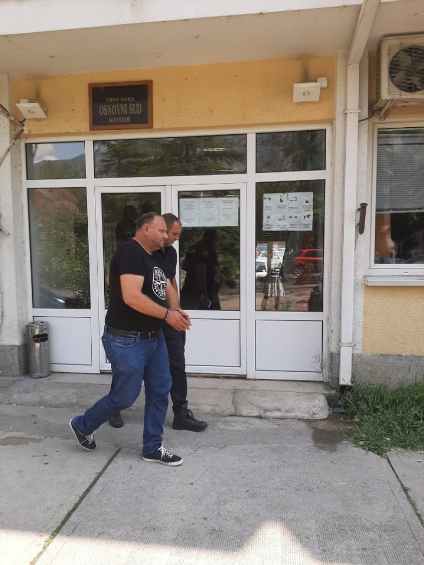 Ivanović tvrdi da bereta i magnum nijesu njegovi