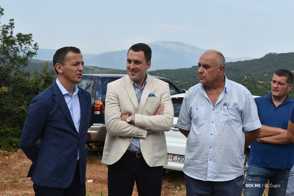 Bošković i Vuković obišli radove na putu Rogami – Đurkovići: Vojska izgradila preko 100 kilometara novih puteva u Podgorici