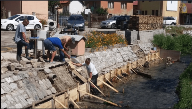 Pljevljak o svom trošku spriječio devastaciju obale rijeke Breznice i svog porodičnog objekta
