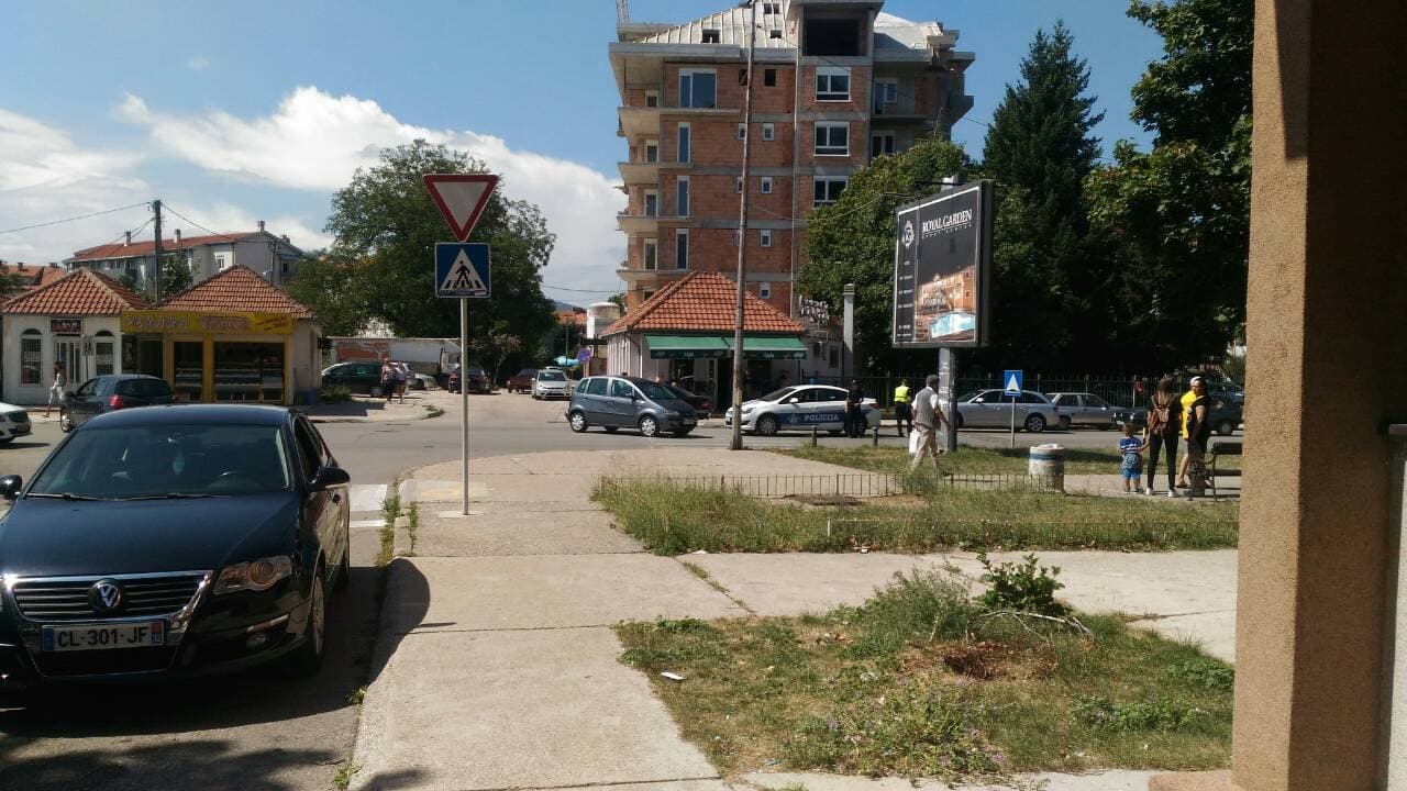 Automobilom udario pješaka u Nikšiću, povrijeđena žena