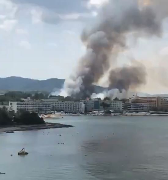 Gori i na Ibici: Avioni i helikopteri gase veliki požar!