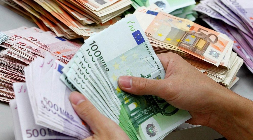 Platu veću od 4,3 hiljade eura prima 349 građana