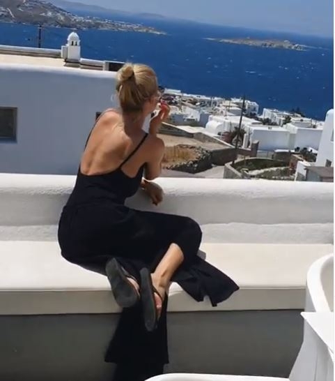 Nataša Bekvalac uhvaćena u prirodnom izdanju