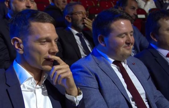 (VIDEO) Urnebesna reakcija predstavnika Slavije Prag kada su vidjeli sa kim su u grupi